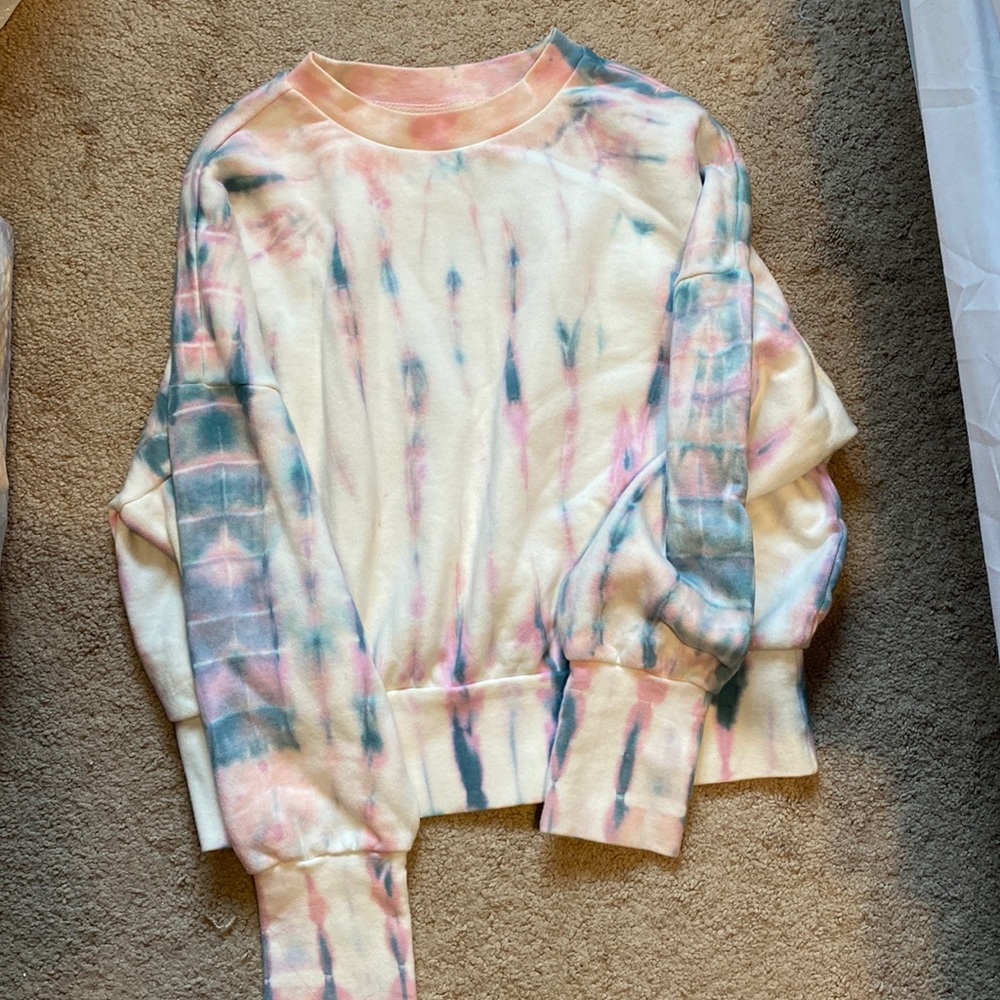 Old navy crewneck.
